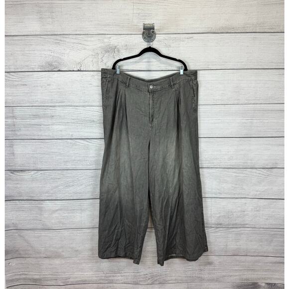 Torrid Festi Plus Size High Rise Relaxed Pleated Wide Leg Jeans Size 24 Short - Picture 1 of 10